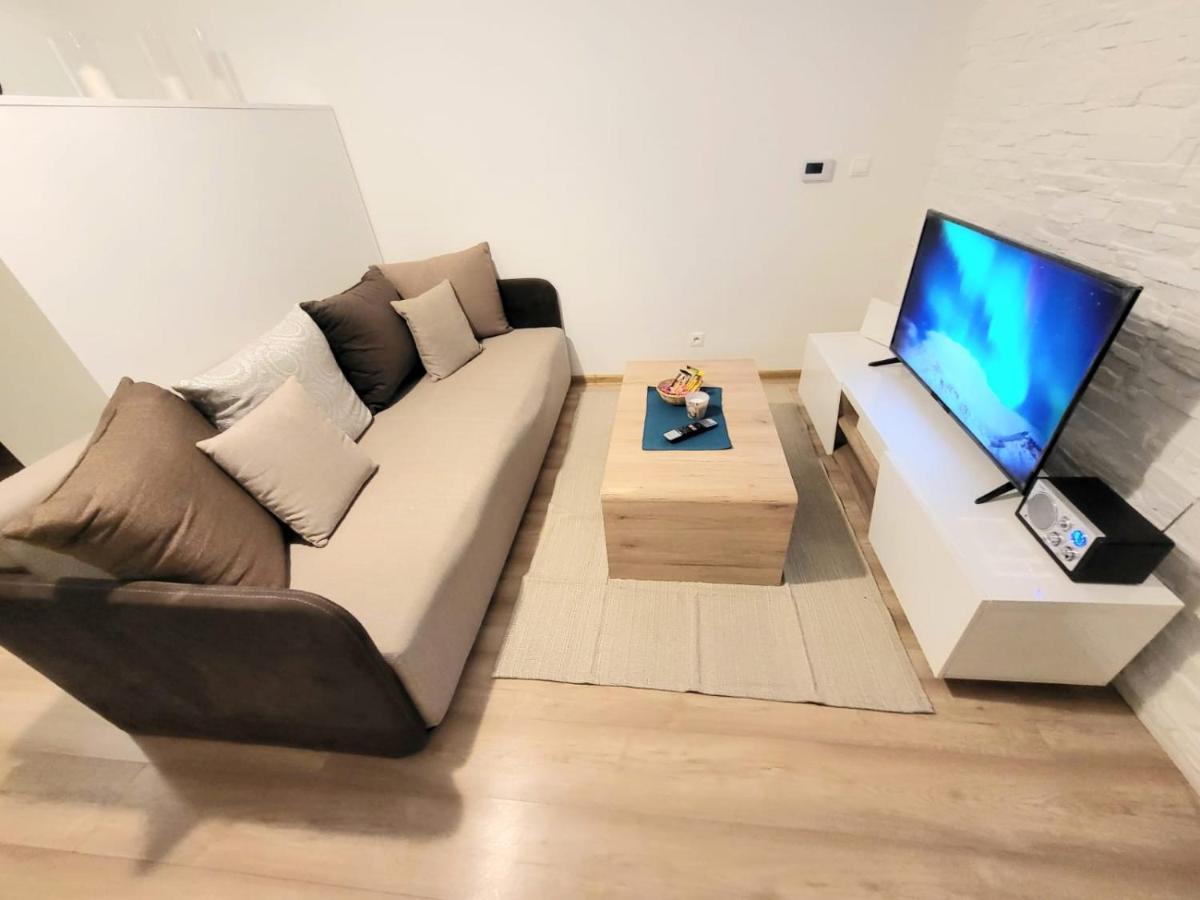 Velky Apartman 3 Bratislava Buitenkant foto