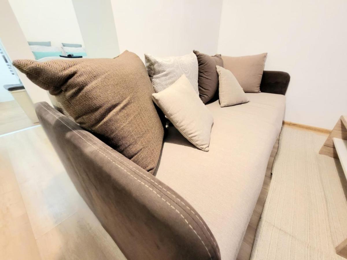 Velky Apartman 3 Bratislava Buitenkant foto