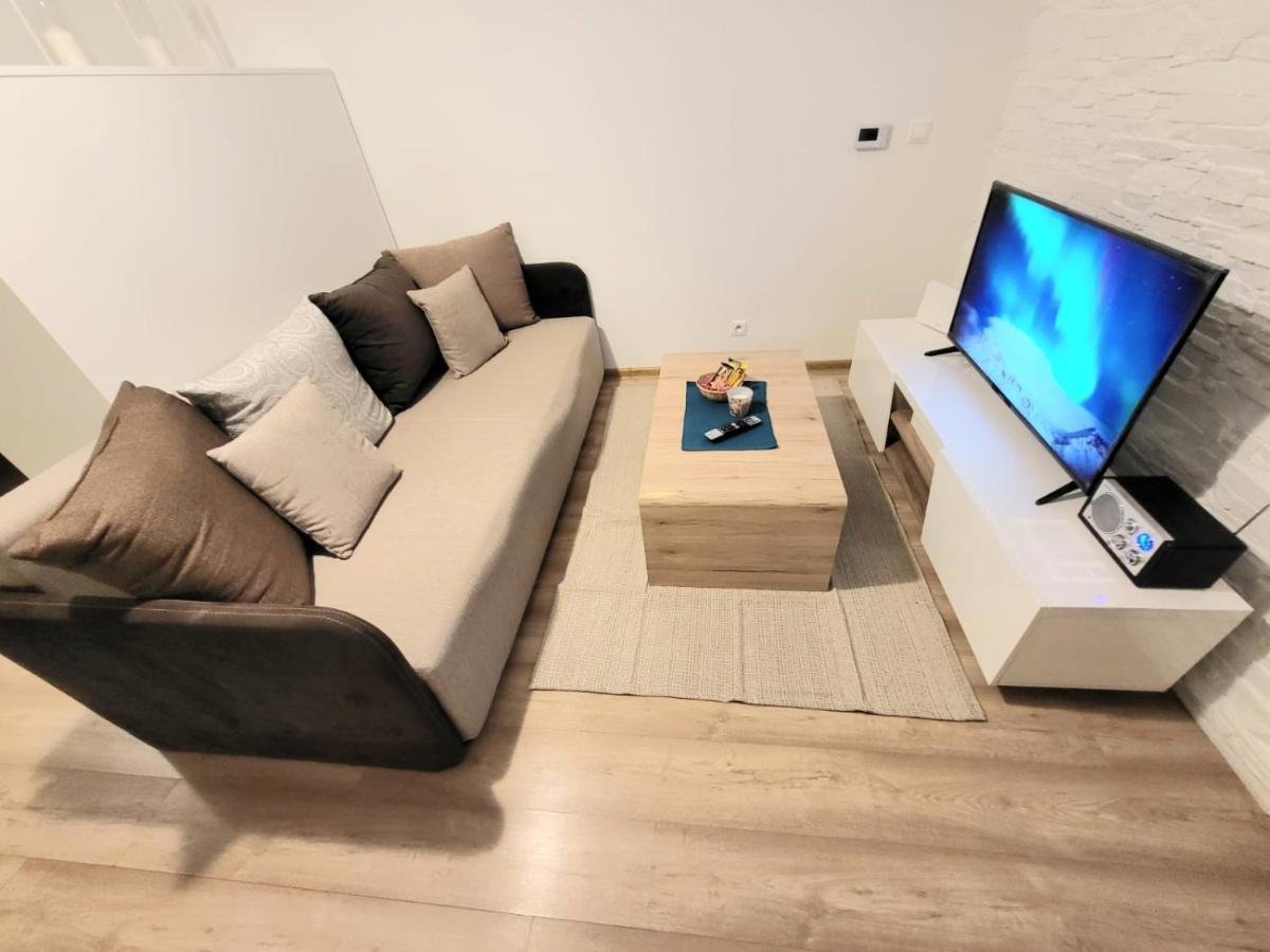 Velky Apartman 3 Bratislava Buitenkant foto