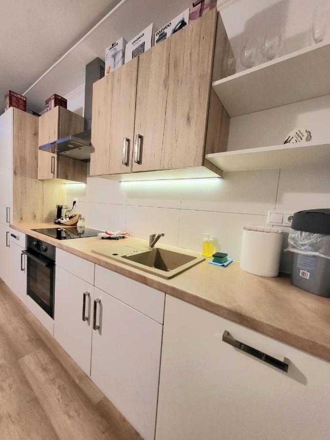 Velky Apartman 3 Bratislava Buitenkant foto